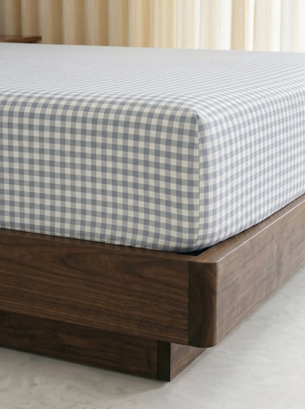 GINGHAM FITTED SHEET - VANILLA BERRY