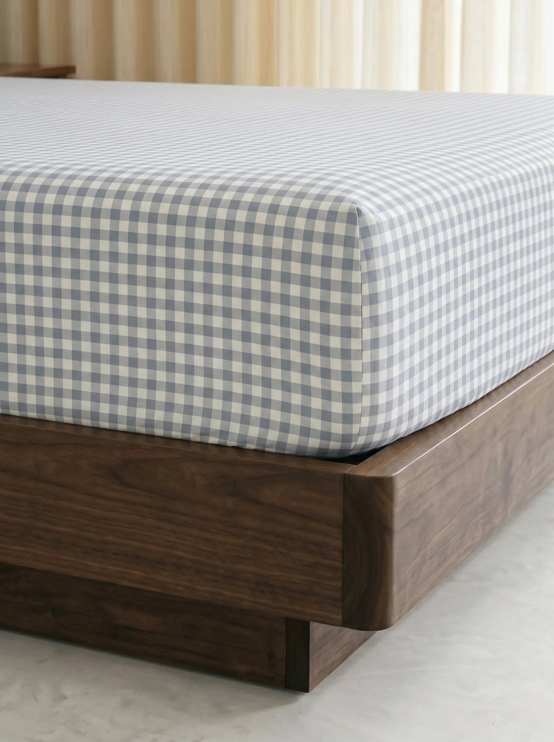 GINGHAM FITTED SHEET - VANILLA BERRY